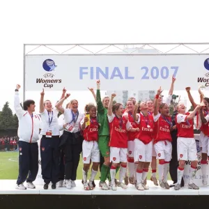 Arsenal Ladies lift the European Trophy