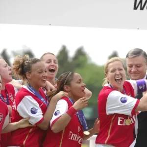 Arsenal Ladies Lift UEFA Women's Cup: 2006-07 Final (1-0 Agg.) - Arsenal vs. UMEA IK Arsenal Ladies Lift UEFA Women's Cup: 2006-07 Final (1-0 Agg.) - Arsenal vs. UMEA IK