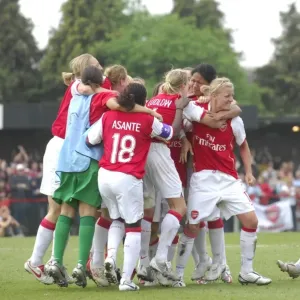 Arsenal Ladies Lift UEFA Women's Cup: 2006-07 Final (1-0 agg.) vs UMEA IK Arsenal Ladies Lift UEFA Women's Cup: 2006-07 Final (1-0 agg.) vs UMEA IK
