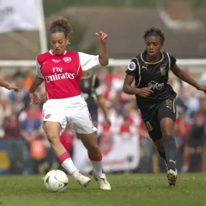 Arsenal Ladies Lift UEFA Women's Cup: 2006-07 Final (1-0 Agg.) - Arsenal vs. UMEA IK Arsenal Ladies Lift UEFA Women's Cup: 2006-07 Final (1-0 Agg.) - Arsenal vs. UMEA IK