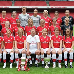 Arsenal Ladies team. Arsenal Ladies Photocall. Emirates Stadium, 5 / 8 / 08. Credit