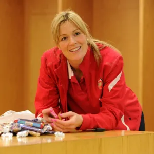 Season 2011-12 Photo Mug Collection: Arsenal Ladies v Chelsea LFC