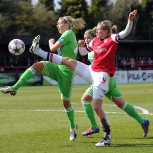 Arsenal Ladies vs. VfL Wolfsburg: Ellen White vs. Lena Goessling in the UEFA Women's Champions League Semi-Final