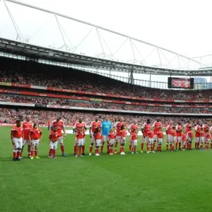 Arsenal Legends vs. Milan Glorie: A Football Clash at Emirates Stadium