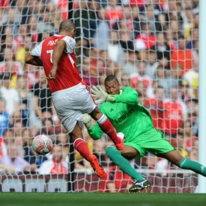 Arsenal Legends vs Milan Glorie: Robert Pires Scores the Decisive Goal