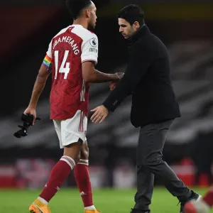 Arsenal Manager Mikel Arteta Celebrates with Pierre-Emerick Aubameyang after Arsenal's Win against Burnley (December 2020)