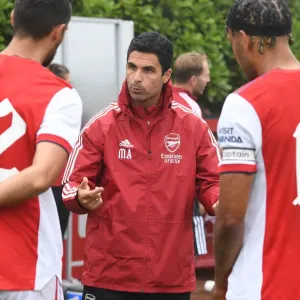 Arsenal Manager Mikel Arteta Conferencing with Aubameyang and Mari at Half-Time during Arsenal vs Millwall (2021-22) Arsenal Manager Mikel Arteta Conferencing with Aubameyang and Mari at Half-Time during Arsenal vs Millwall (2021-22)
