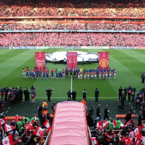 The Arsenal and Manchester United teams line ups before