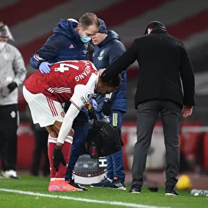 Arsenal: Mikel Arteta Tends to Injured Aubameyang Amid Leeds United Clash