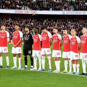Arsenal Pays Tribute: Minute of Silence for Armistice Day (2023-24) Arsenal Pays Tribute: Minute of Silence for Armistice Day (2023-24)