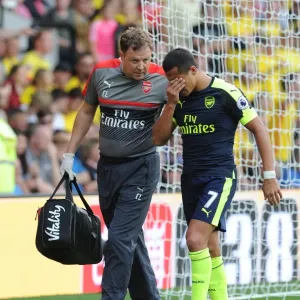 Arsenal Physio Colin Lewin with Alexis Sanchez (Arsenal) Arsenal Physio Colin Lewin with Alexis Sanchez (Arsenal)