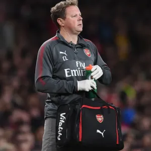 Arsenal physio Colin Lewin. Arsenal 1: 0 Doncaster Arsenal physio Colin Lewin. Arsenal 1: 0 Doncaster