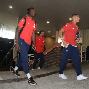 Arsenal Players Approach St. James Park for Newcastle Clash (2015-16 Premier League) Arsenal Players Approach St. James Park for Newcastle Clash (2015-16 Premier League)