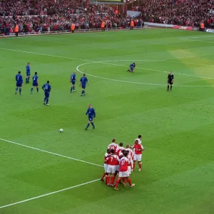 Arsenal players celebrate Robert Pires 1st goal. Arsenal 7: 0 Everton