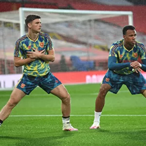 Arsenal Players Kieran Tierney and Gabriel Magalhaes Warm Up Ahead of Manchester United Clash (2020-21 Premier League)