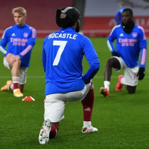 Arsenal Players Pay Tribute to David Rocastle with Special Warm-Up Ahead of Arsenal vs. Liverpool, Premier League 2021