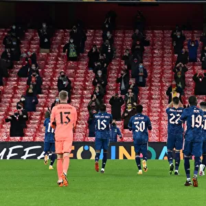 Arsenal Players Salute Fans Before Europa League Clash vs. Rapid Wien