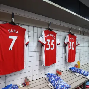 Arsenal Players Shirts in the Changing Room Before Tottenham Clash (2021-22) Arsenal Players Shirts in the Changing Room Before Tottenham Clash (2021-22)