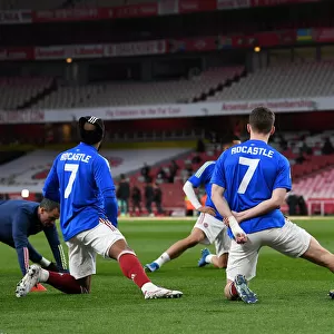 Arsenal Players Warm Up in David Rocastle Kits Before Arsenal vs. Liverpool (2020-21)