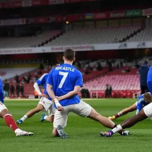 Arsenal Players Warm Up in David Rocastle Kits Before Arsenal vs. Liverpool (2020-21)