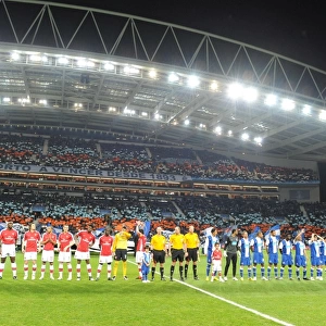 Arsenal and Porto players line up before the match. FC Porto 2: 1 Arsenal