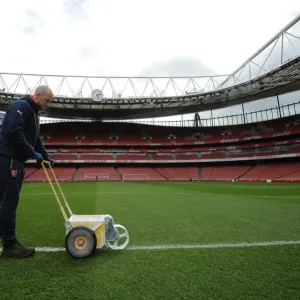 Arsenal: Readying the Emirates Pitch for Swansea City (2015-16)