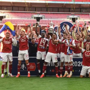 Arsenal's Aubameyang Celebrates FA Cup Victory Print (2020