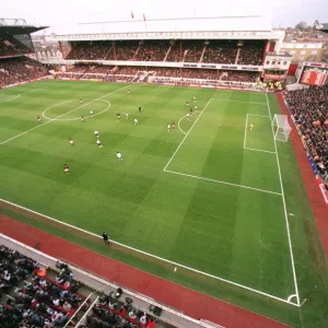 Matches 2005-06 Framed Print Collection: Arsenal v Bolton 2005-6