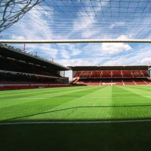 Arsenal Stadium viewed from the South Stand. Highbury, London, 10 / 9 / 2002