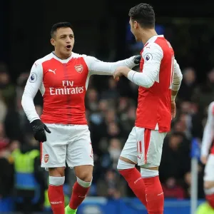 Arsenal Stars Alexis Sanchez and Mesut Ozil Before Chelsea Clash (2016-17)