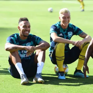 Arsenal Stars Aubameyang, Ozil, and Maitland-Niles Before Arsenal v Fiorentina 2019-20 Pre-Season Match