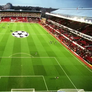 Arsenal Takes 2-0 Lead Against Juventus in Champions League Quarterfinals at Highbury