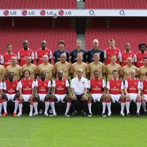 Arsenal Team Group with balls