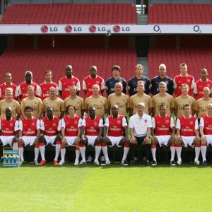 Arsenal Team Group with lucazade