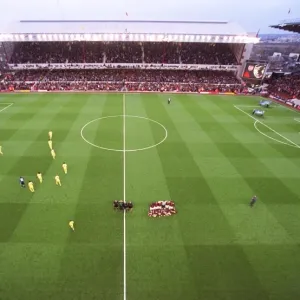 Arsenal have their team group picture taken before the match, the last floodlit match at Highbury