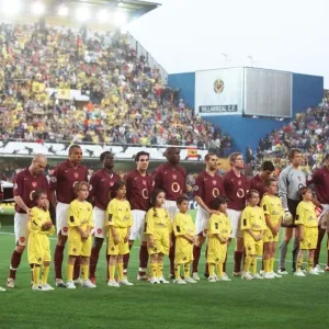 The Arsenal team line up before the match. Villarreal 0: 0 Arsenal The Arsenal team line up before the match. Villarreal 0: 0 Arsenal