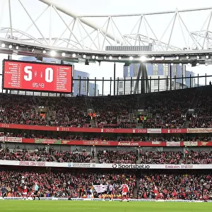 Arsenal Thrashes Nottingham Forest 5-0 in Premier League Showdown