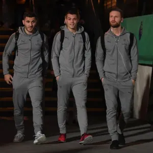 Arsenal Trio Arrive at Selhurst Park Ahead of Crystal Palace Clash (2017-18) Arsenal Trio Arrive at Selhurst Park Ahead of Crystal Palace Clash (2017-18)