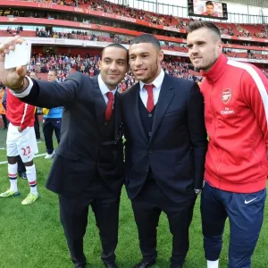 Arsenal Triumph: Walcott, Oxlade-Chamberlain, Jenkinson Celebrate Victory Arsenal Triumph: Walcott, Oxlade-Chamberlain, Jenkinson Celebrate Victory