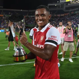 Arsenal Triumphs in Florida Cup: Marquinhos Hoists the Trophy (Arsenal vs. Chelsea, 2022-23)
