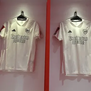Arsenal United Against Knife Crime: All-White Kit Debut vs. Liverpool in FA Cup Match, 2024 Arsenal United Against Knife Crime: All-White Kit Debut vs. Liverpool in FA Cup Match, 2024
