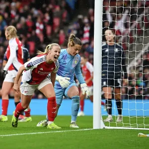Arsenal v Aston Villa - Barclays Women's Super League Arsenal v Aston Villa - Barclays Women's Super League