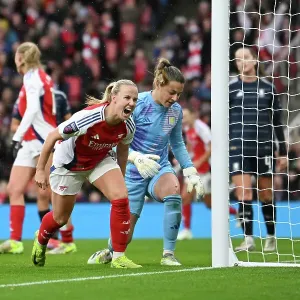 Arsenal v Aston Villa - Barclays Women's Super League Arsenal v Aston Villa - Barclays Women's Super League
