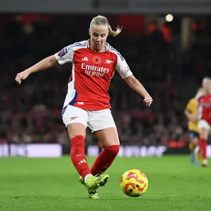 Arsenal v Brighton & Hove Albion - Barclays Women's Super League Arsenal v Brighton & Hove Albion - Barclays Women's Super League