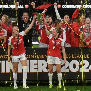 Arsenal v Chelsea - FA Women's Continental Tyres League Cup Final