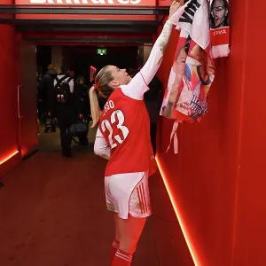 Arsenal v Manchester City - Barclays Women's Super League<br> Arsenal v Manchester City - Barclays Women's Super League Arsenal v Manchester City - Barclays Women's Super League<br> Arsenal v Manchester City - Barclays Women's Super League