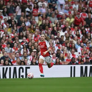 Arsenal v Manchester City - Barclays Women's Super League LONDON, ENGLAND - SEPTEMBER 22: during the Barclays Women's Super League match between Arsenal and Manchester City at Emirates Stadium on September 22, 2024 in London, England