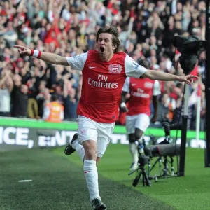 Season 2011-12 Photographic Print Collection: Arsenal v Tottenham 2011-12