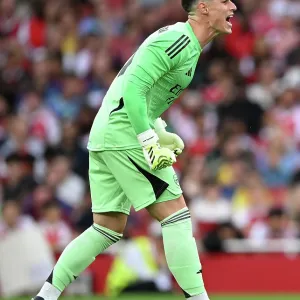Arsenal v Villarreal - Pre-Season Friendly Arsenal v Villarreal - Pre-Season Friendly