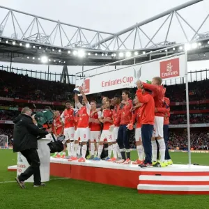 Arsenal Victory: Emirates Cup Triumph over VfL Wolfsburg (2015/16)